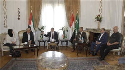 في استقبال وفد فلسطيني، رئيس