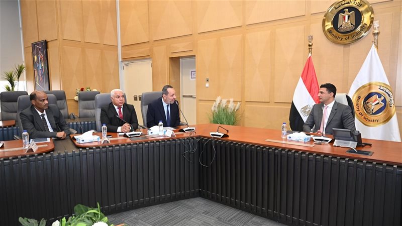 وزير الصناعة مع غرفة
