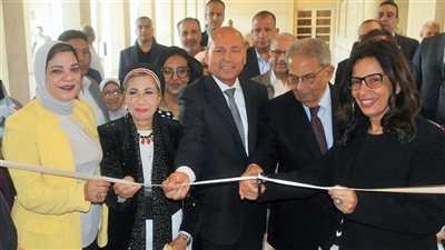 وزيرة الثقافة تفتتح معرض سهير عثمان 