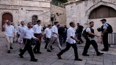 مستوطنون يقتحمون الموقع الأثري في سبسطية، وقوات الاحتلال تداهم نابلس