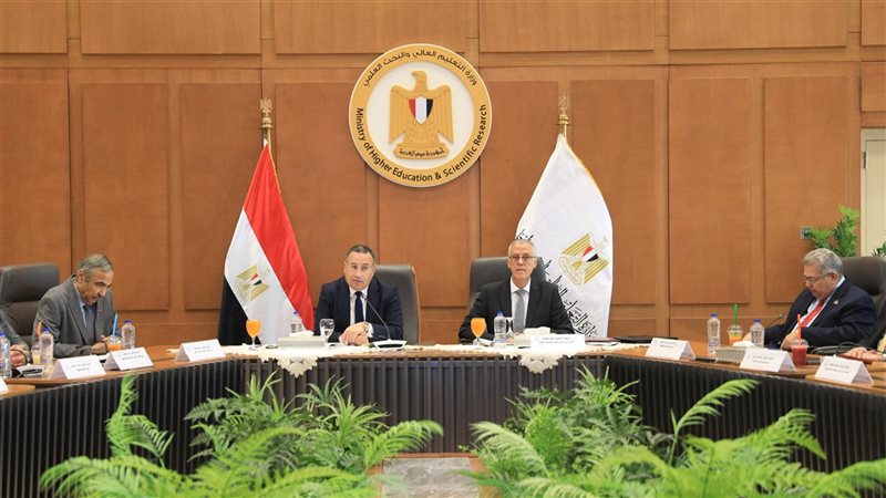 اجتماع مجلس الجامعات
