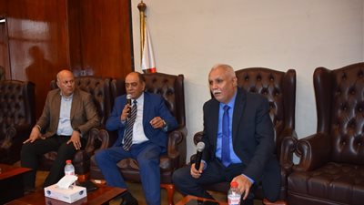  رئيس غرفة الجيزة التجارية يبحث آليات تحويل الدعم العيني إلى نقدي
