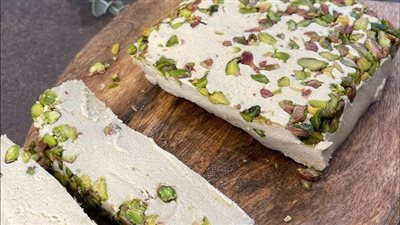طريقة عمل الحلاوة الطحينية بنكهات مختلفة، أحلى من الجاهز