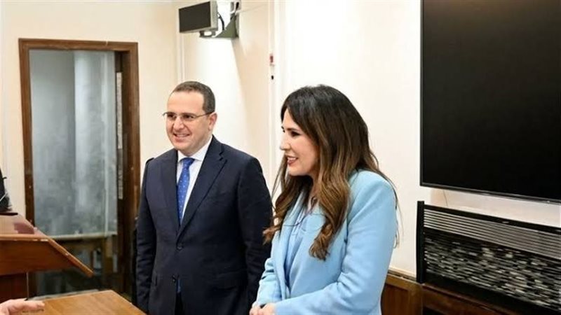 وزيرة الإسكان والمهندس