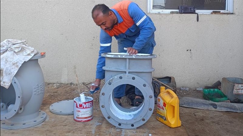 جانب من أعمال الصيانة،فيتو