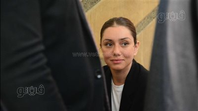 أول ظهور لجيهان الشماشرجي خلال جلسة محاكمتها بتهمة السرقة بالإكراه (فيديو) 