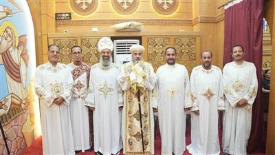 الأنبا فيلوباتير يرسم شمامسة جددا للخدمة في إيبارشية أبوقرقاص
