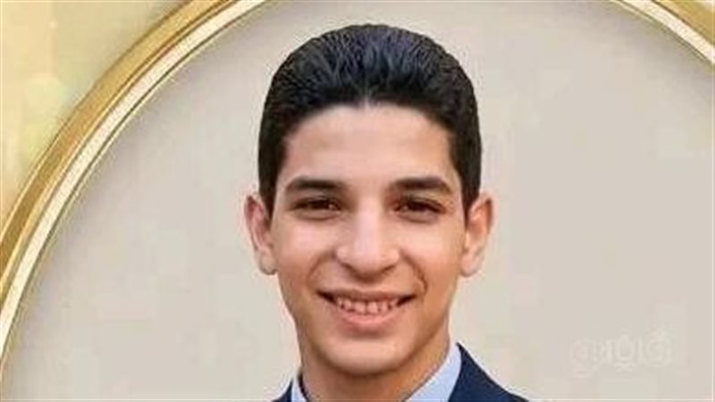 الأول على الشهادة