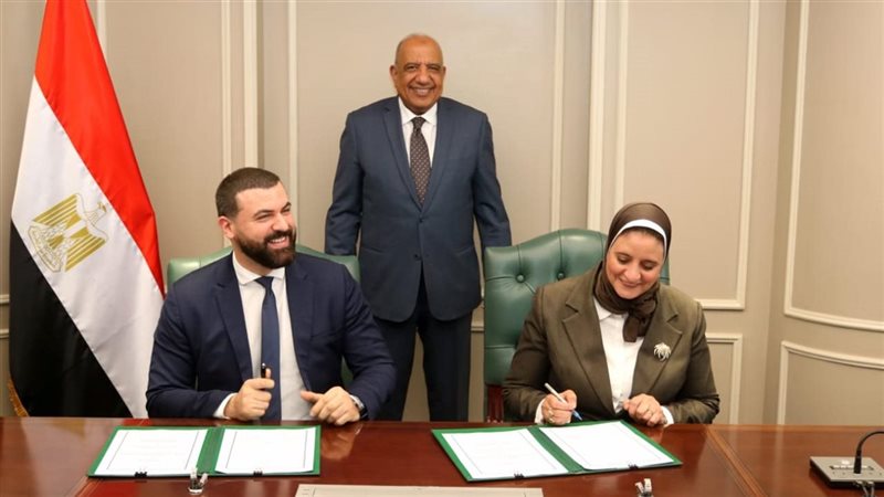 توقيع عقود توفير