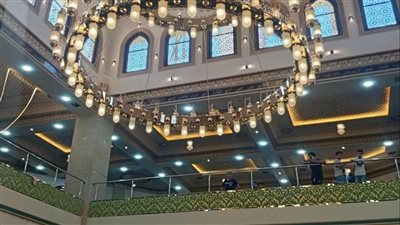 استعدادا للافتتاح الرسمي، اللمسات النهائية لتجهيزات مسجد الجبل بميت كنانة في طوخ (صور)