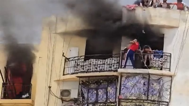 شاب جزائري ينقذ طفلين
