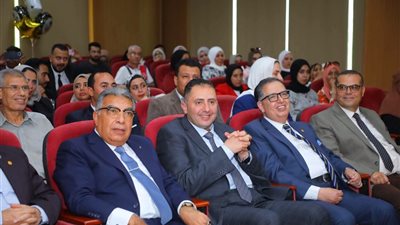 محافظا دمياط والدقهلية يشهدان مشروعات تخرج طلاب جامعة الدلتا