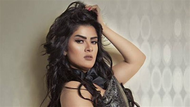 الفنانة ياسمينا المصري