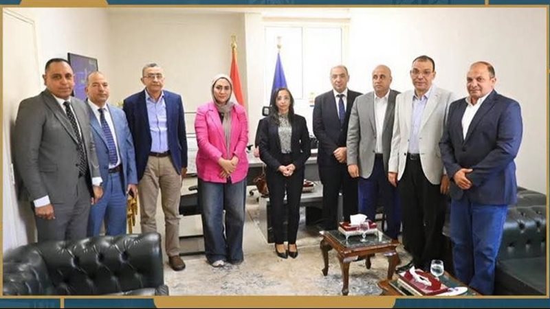 وفد الوزارة أثناء
