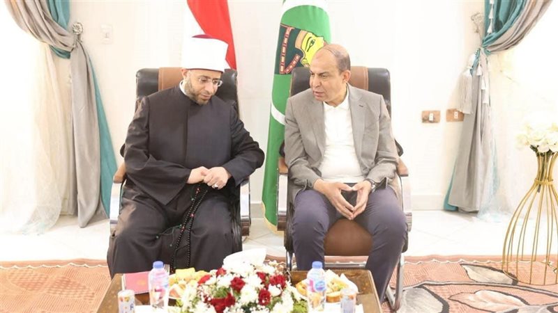 محافظ المنيا ووزير