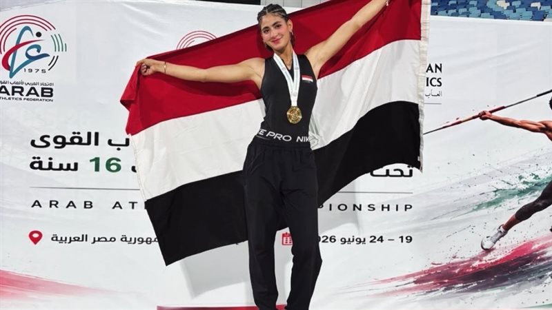 طالبة جامعة عين شمس