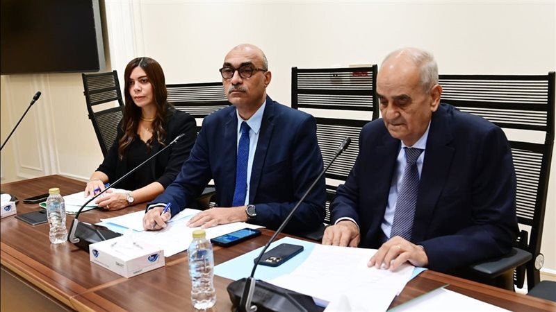  بدء اجتماع قوى عاملة