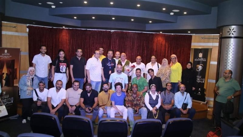 عرض «ع الرايق» للفنان