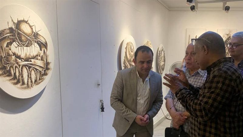 معرض أطلال، فيتو