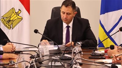 محافظ دمياط يناقش مستجدات مبادرة أنا متعلم مدى الحياة