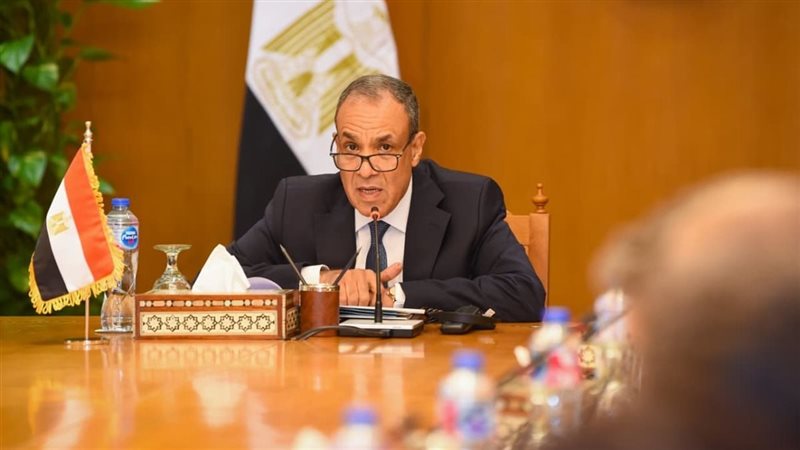 الدكتور بدر عبد العاطى