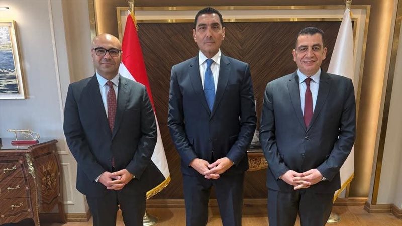 وزير الشباب والرياضة