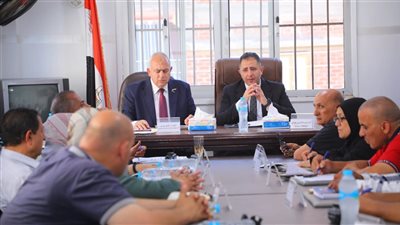 محافظ دمياط يبحث شكاوى ومطالب أهالي ميت أبو غالب