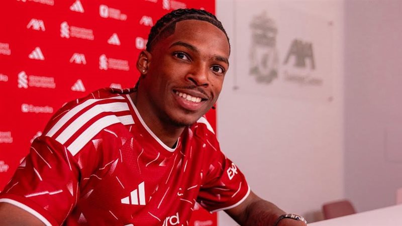 ليفربول يعلن ضم الفرنسي