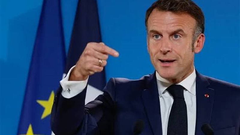 ماكرون، فيتو 