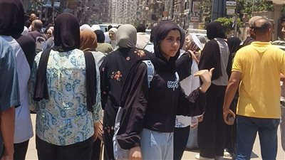 تعرض طالبتين لوعكة صحية داخل لجنة ثانوية عامة بميت غمر ونقلهما إلى المستشفى