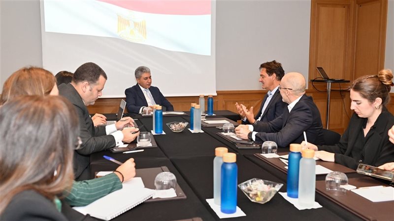 وزير السياحة والاثار