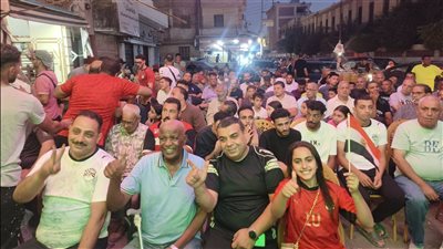 شاهد، توافد الجماهير علي المقاهي في الدقهلية لمشاهدة مباراة مصر وأستراليا بالمونديال