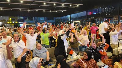 صراخ وبكاء، شاهد رد فعل جماهير بور سعيد خلال ركلات الترجيح بمباراة مصر وأستراليا (فيديو)