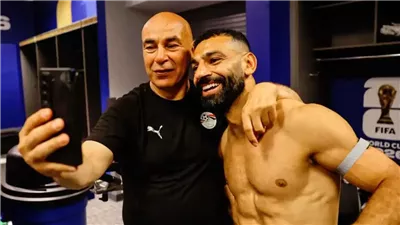 بيضربنا بين الشوطين، رد طريف من محمد صلاح على سؤال بشأن علاقته بحسام حسن (فيديو)  