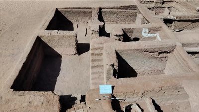 مدينة بيزنطية تضم 200 وثيقة وعملات ذهبية تكشف عن الحياة قبل 1700 عام بالوادي الجديد (فيديو وصور)  