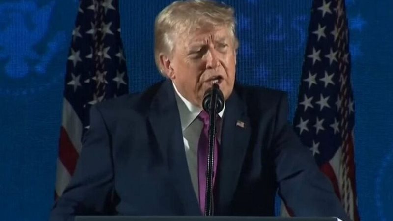 الرئيس الأمريكي دونالد