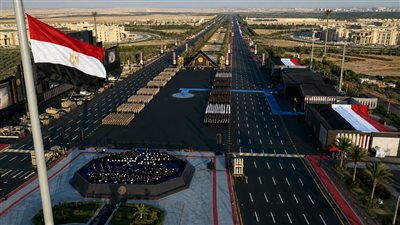 عرض عسكري مهيب أمام الرئيس السيسي في افتتاح 