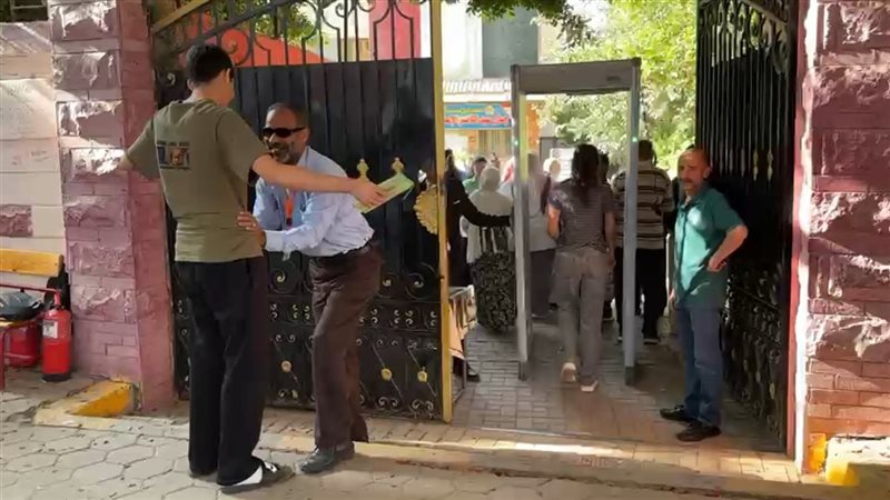 إيقاف طالب حاول الدخول