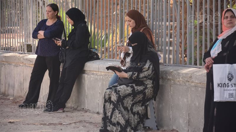 القلق والترقب يسيطر