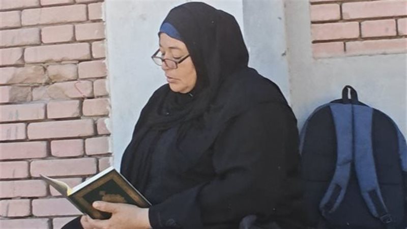 ماسكين المصاحف وبيقرأوا