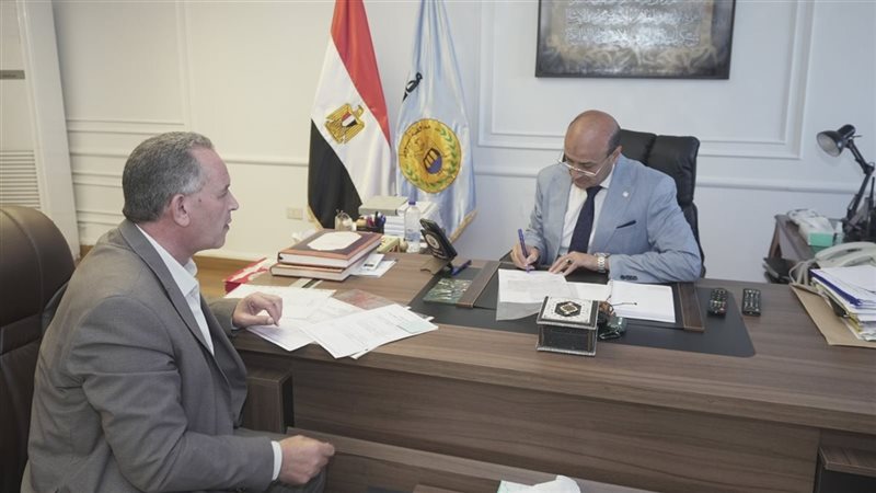 محافظ أسيوط يعتمد