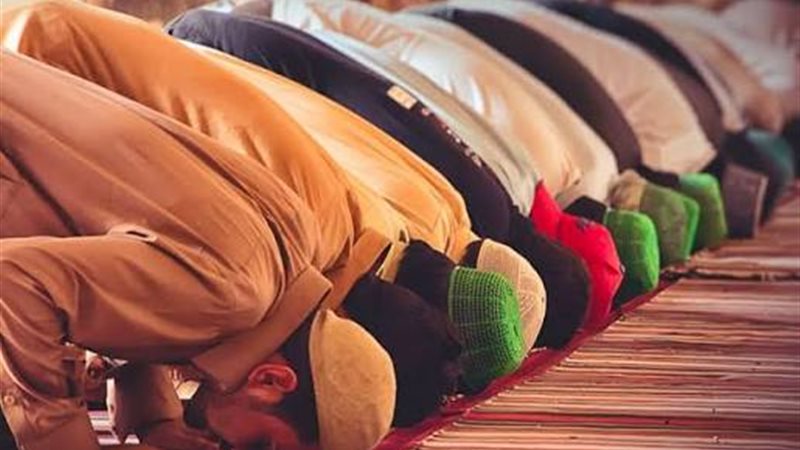 هل يجوز للمأموم المنفرد