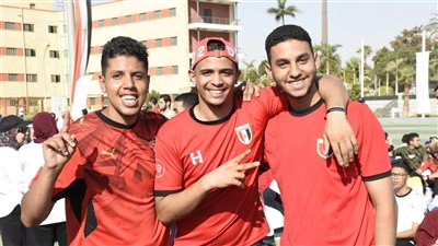 المدينة الجامعية بعين شمس تتحول لساحة تشجيع للمنتخب أمام الأرجنتين (صور)  