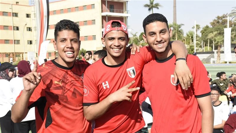 طلاب جامعة عين شمس