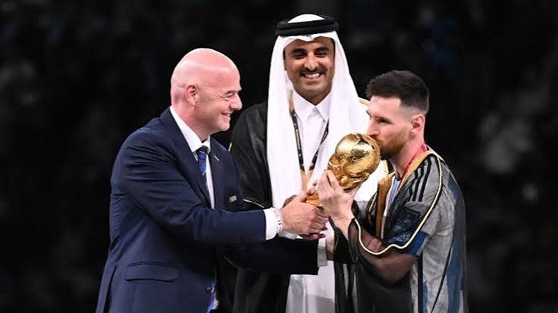 انفانتينو وميسي