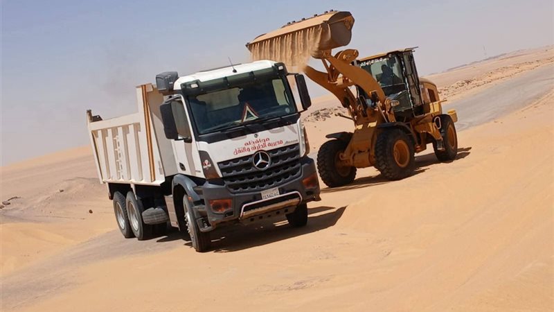 إزالة الرمال عن طرق