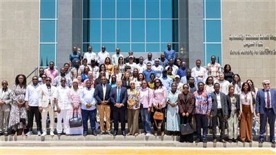 اقتصادية قناة السويس تستقبل دبلوماسيًا وبرلمانيًا من 20 دولة 