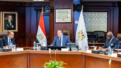 تفاصيل اجتماع ثلاثي لمحافظ البنك المركزي ووزير الخارجية ورئيس البنك الإفريقي (صور)