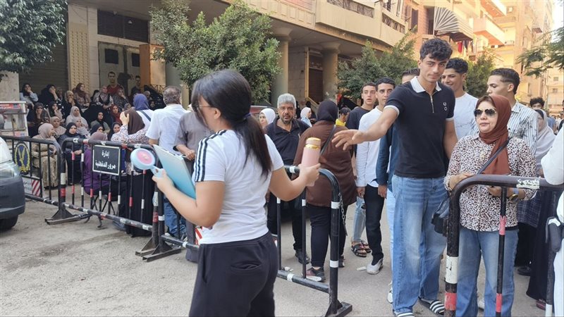 بالمراوح والمياه
