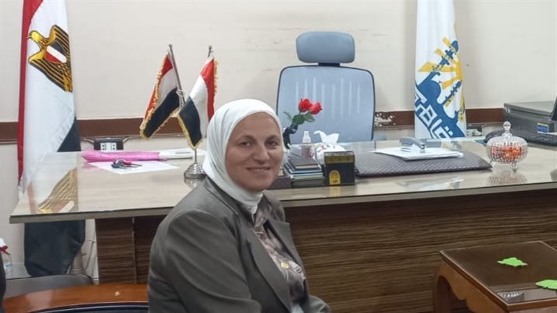  الدكتورة همت إسماعيل